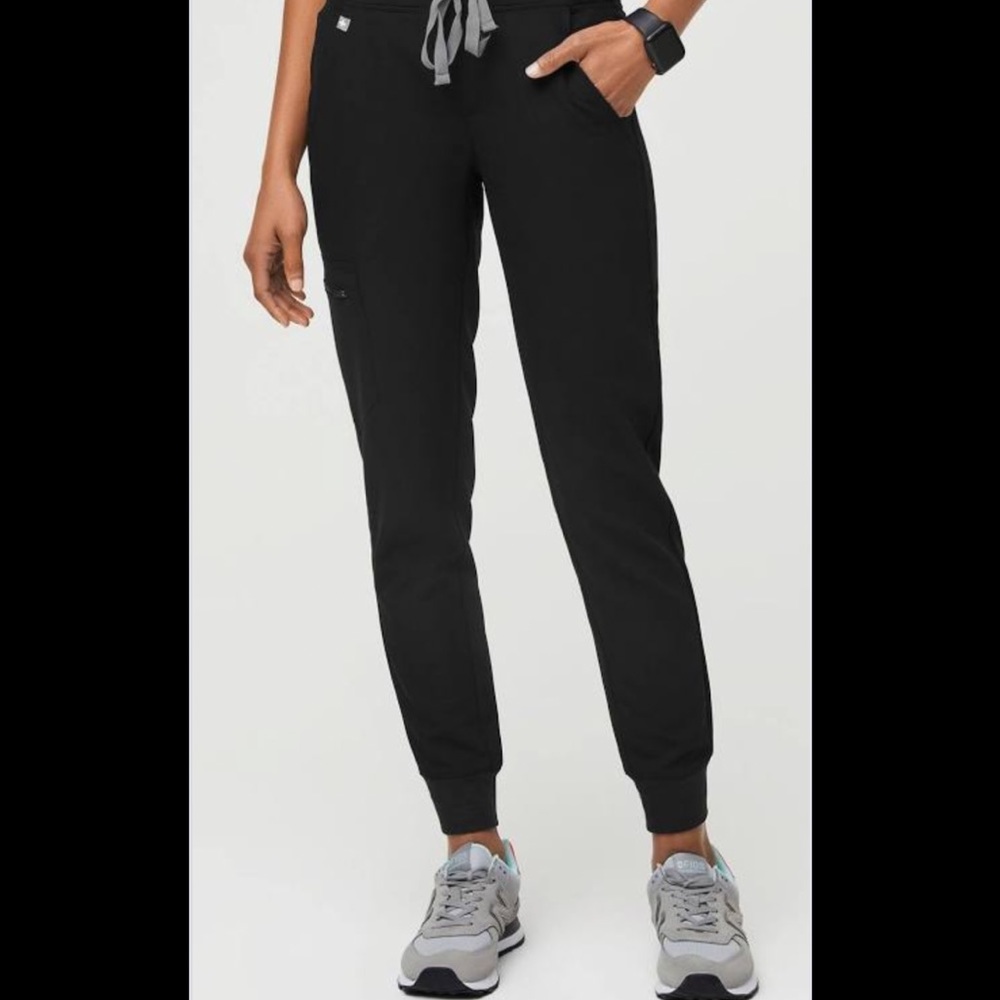 FIGS- Zamora Jogger Scrub Pants. Medium.